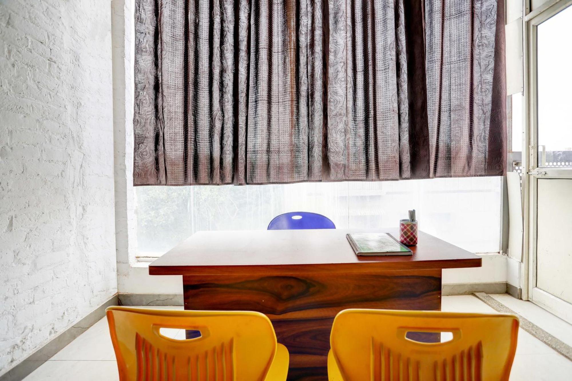 Aashiyana Homes New Delhi Extérieur photo